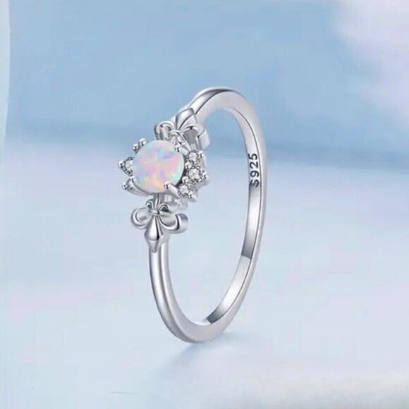 NWT Dainty Natural Opal Ring Sz.7 Fleur De Lis Platinum Plated S925 Silver - Picture 1 of 6